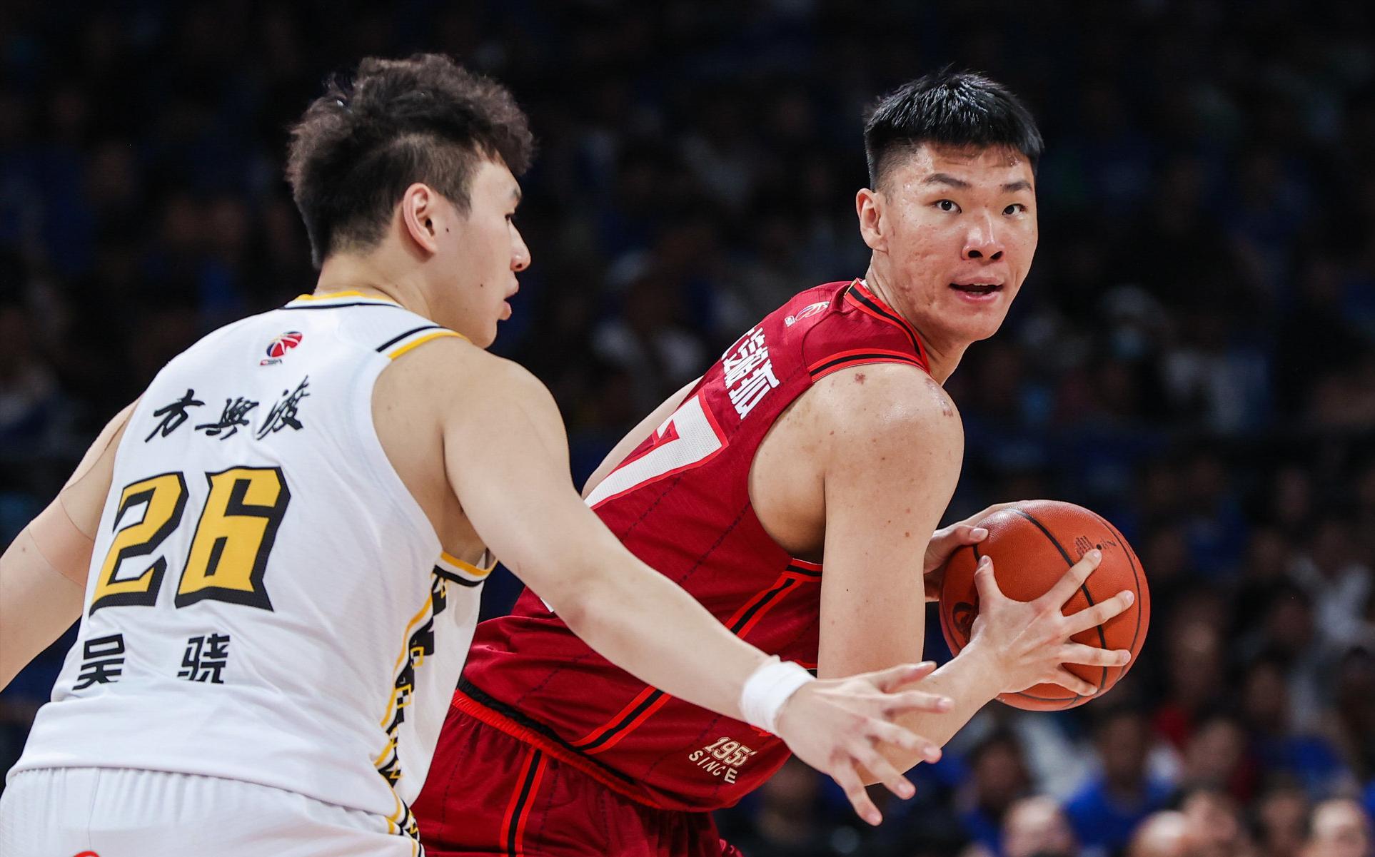 乐鱼在线-离不开周琦!北京水货中锋4中0,差点接班易建联,顶薪还剩1年