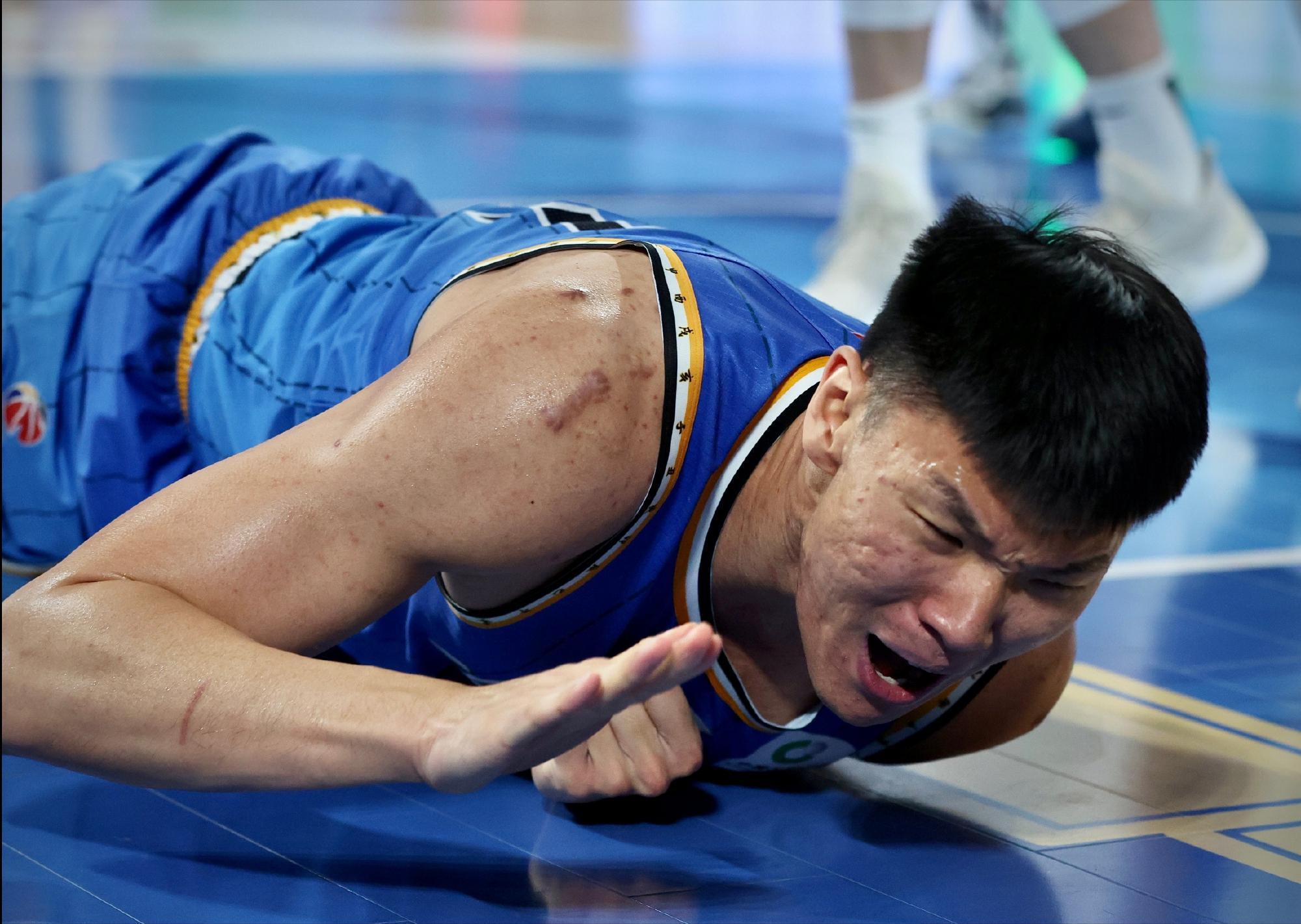 乐鱼在线-离不开周琦!北京水货中锋4中0,差点接班易建联,顶薪还剩1年