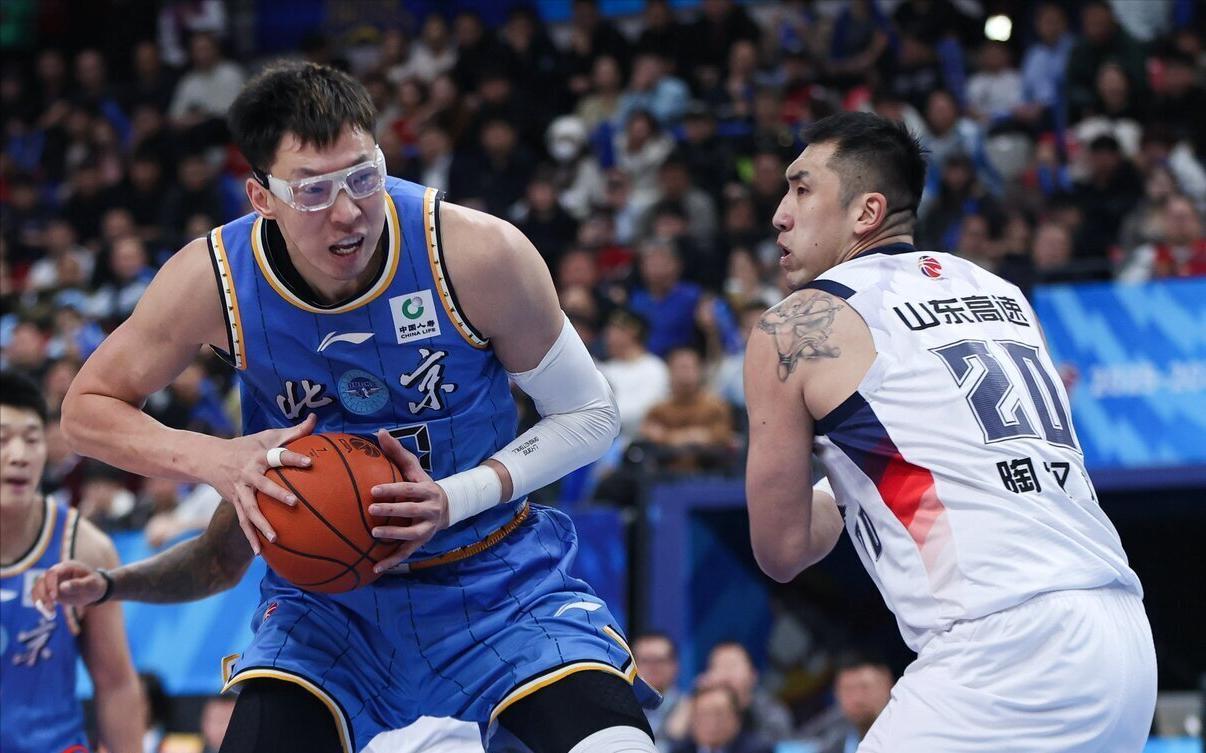 乐鱼在线-离不开周琦!北京水货中锋4中0,差点接班易建联,顶薪还剩1年