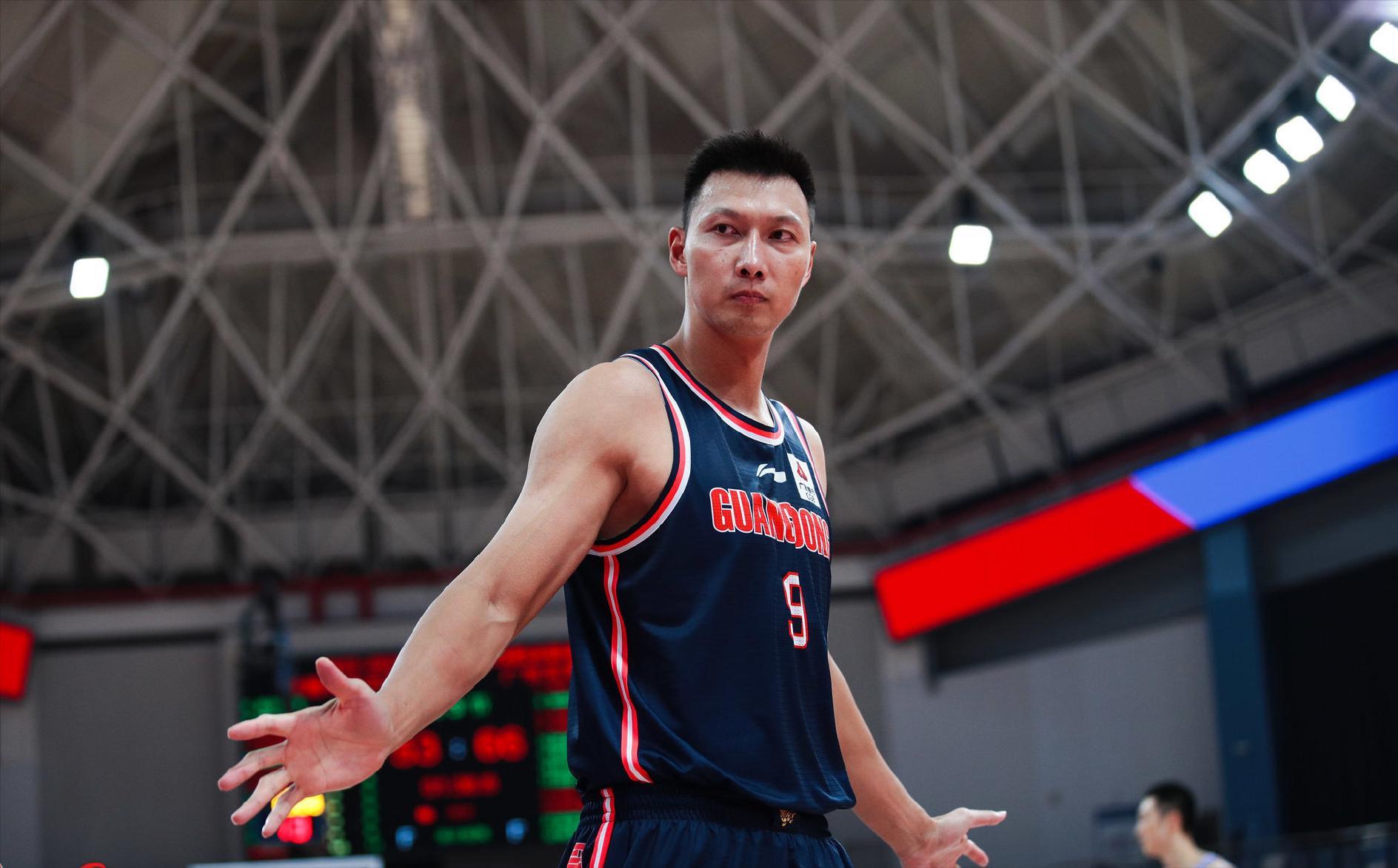 乐鱼在线-离不开周琦!北京水货中锋4中0,差点接班易建联,顶薪还剩1年