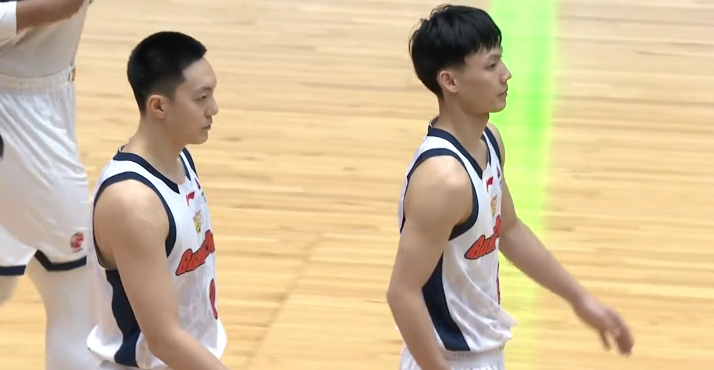 乐鱼平台-破案！胡明轩状态一好，徐杰却又摆烂原因找到，媒体人说出大实话