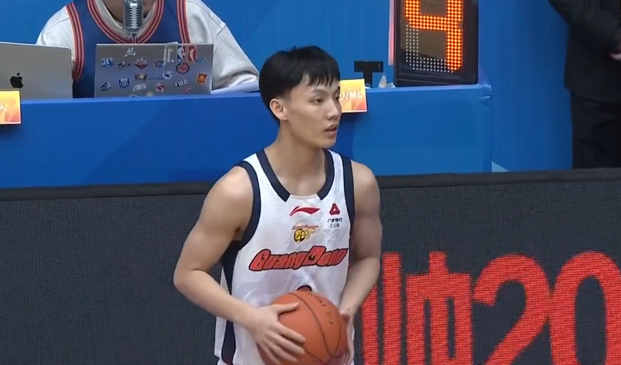 乐鱼平台-破案！胡明轩状态一好，徐杰却又摆烂原因找到，媒体人说出大实话