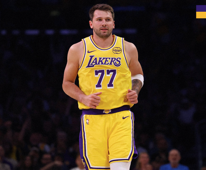 乐鱼在线-最多领先17分！湖人火力全开：东契奇16分8助，詹姆斯单节11分