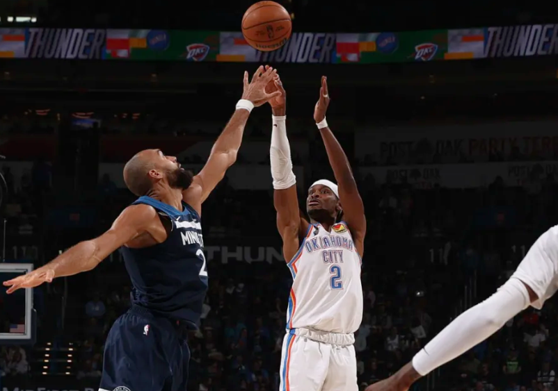 乐鱼游戏-艰难刷到20分，亚历山大续上128场20+纪录！爱德华兹表现很低迷